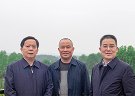 省金融監(jiān)督管理局張世平局長、省人大農(nóng)業(yè)與農(nóng)村委員會劉宗林主任一行蒞臨湘豐茶業(yè)集團考察、指導 省金融監(jiān)督管理局張世平局長、省人大農(nóng)業(yè)與農(nóng)村委員會劉宗林主任一行蒞臨湘豐茶業(yè)集團考察、指導